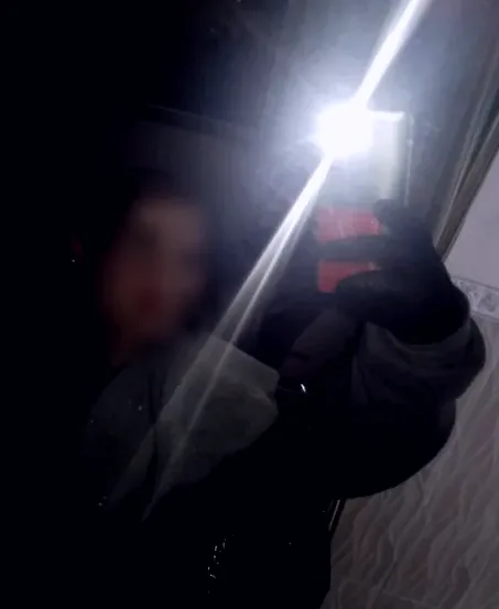 Ela, 19