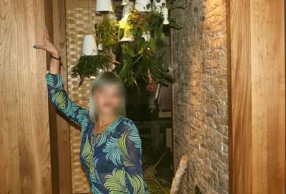 Elif, 28