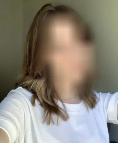 Esra, 28