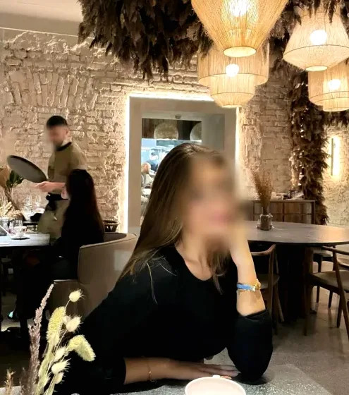 Greta, 25