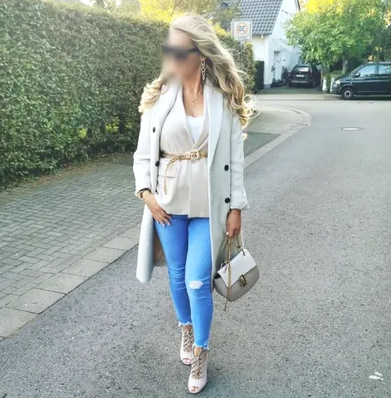 Juliane, 34