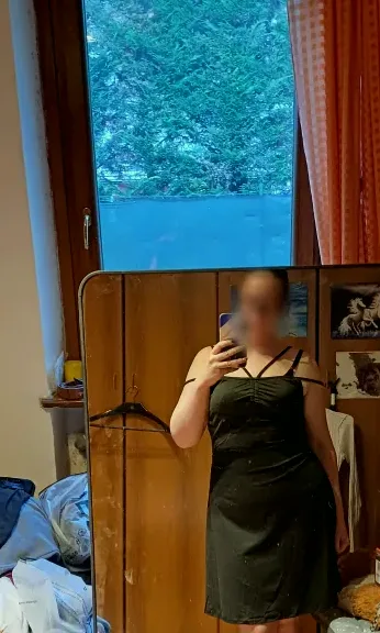 Lena, 27