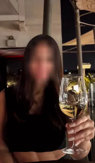 Luisa, 40