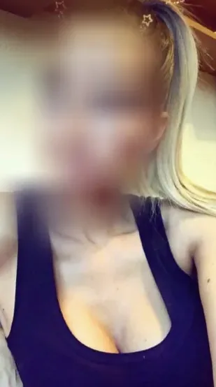 Merle, 28