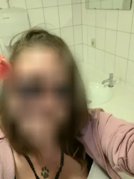 Michelle, 33