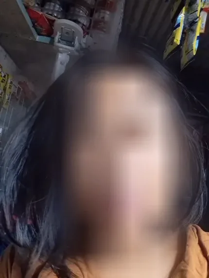 Nadja, 32