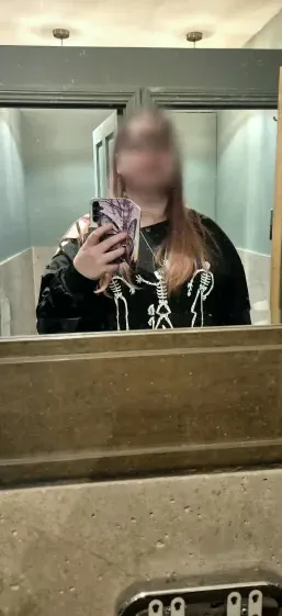 Nora, 21