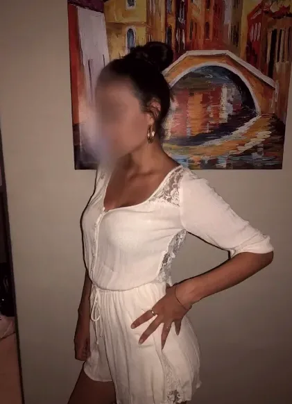 Sabrina, 32