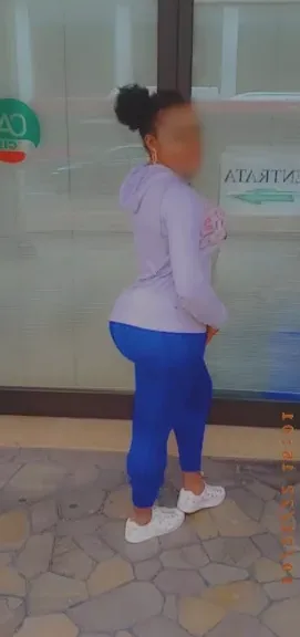 Vanessa, 28